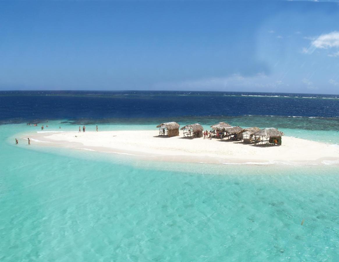 Hotel Sand Bay ปุนตารูเซีย ภายนอก รูปภาพ