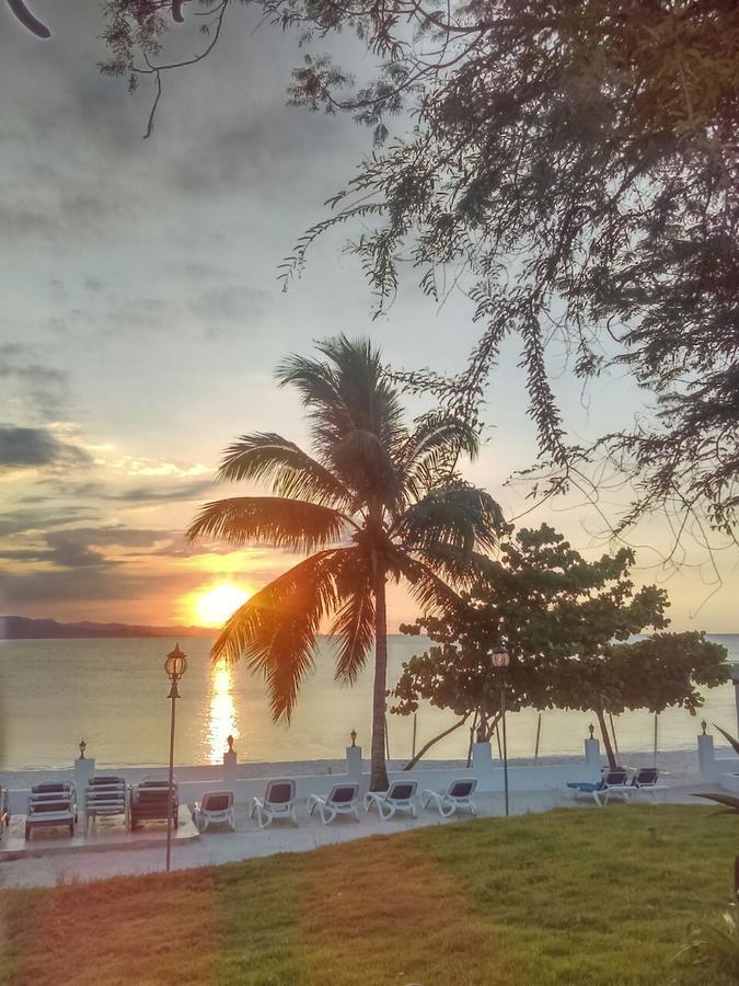Hotel Sand Bay ปุนตารูเซีย ภายนอก รูปภาพ